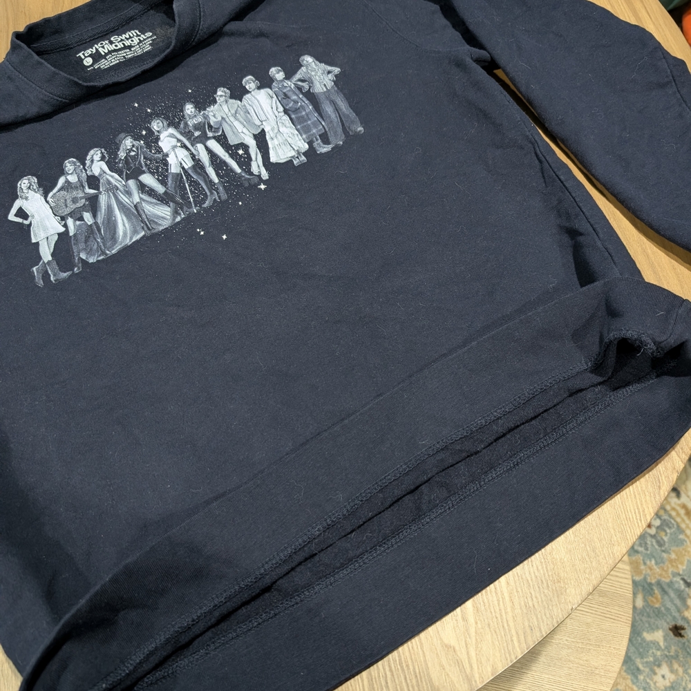 Taylor Swift Navy Blue Graphic Sweatshirt - Picture 6 of 8